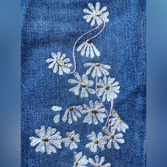 EUC BLISS AND MISCHIEF Chamomile Embroidered Denim Jeans (#1351) - Picture 4 of 9